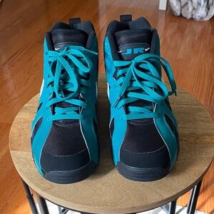 Nike Turquoise & Black Athletic Sneakers